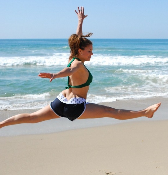 File:BTS - Jennie at Beach cropped.jpg