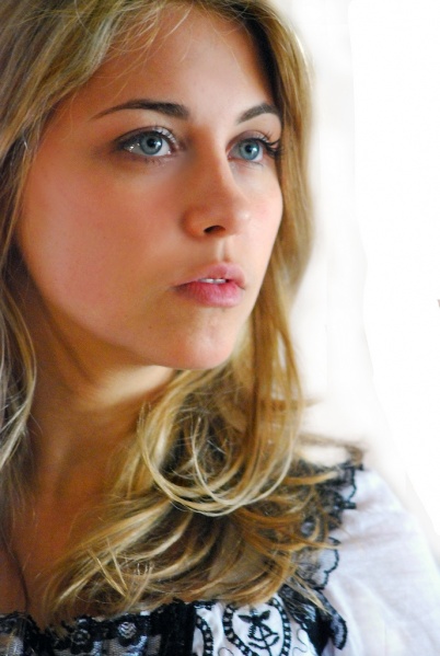 File:Sarah Season3-2.jpg