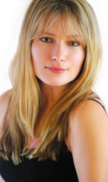 File:Taylor Season3.jpg