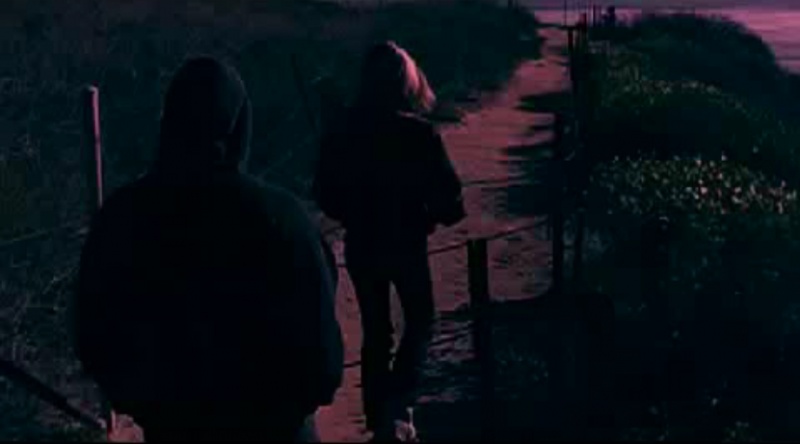 File:0109-Bree Daniel walking.jpg