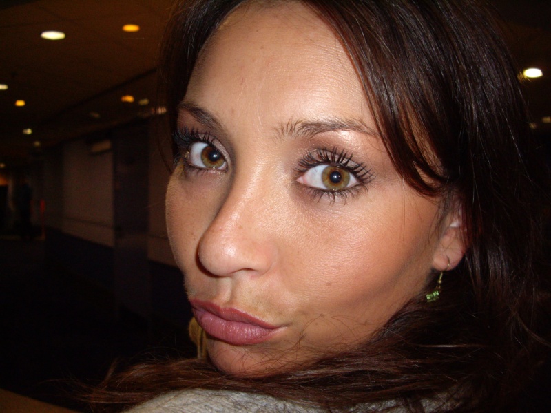File:Juliapouting.jpg