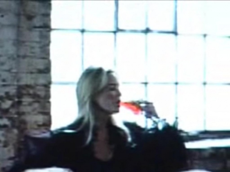 File:KM101-Katedrinkingwine.jpg