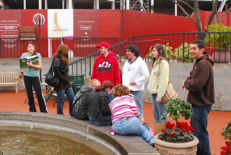 File:SF Fans at Fountain.jpg